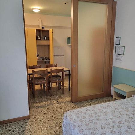 Hotel Residence Villa Lily Cesenatico Exterior foto